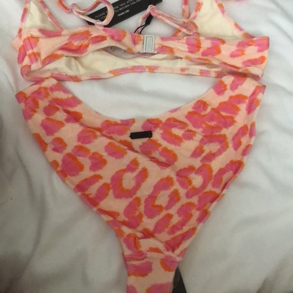 TRIANGL MAIA REGULAR PEARL SET BOTTOMS NWT - Picture 7 of 8